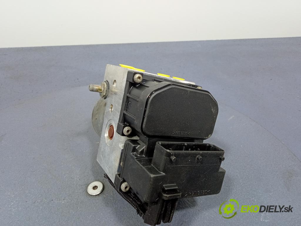 Audi A4 2000 čerpadlo ABS x 8E0614111AM