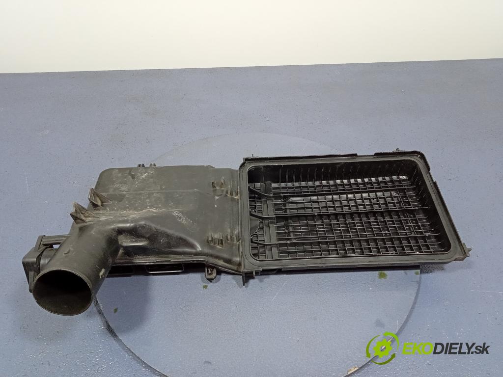 Mazda 3 2005 řídící jednotka Motor: 100140-8552