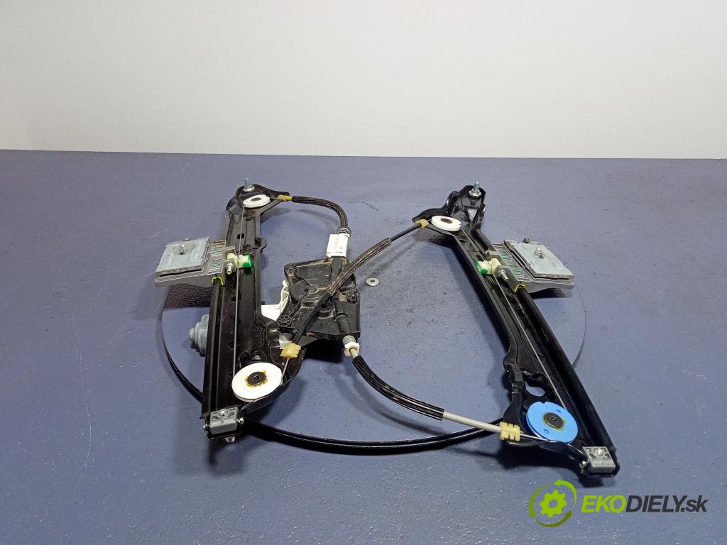 Vw Arteon 2020 mechanismus stahování Sklenka: Zad: v pravo: 3G8839462B