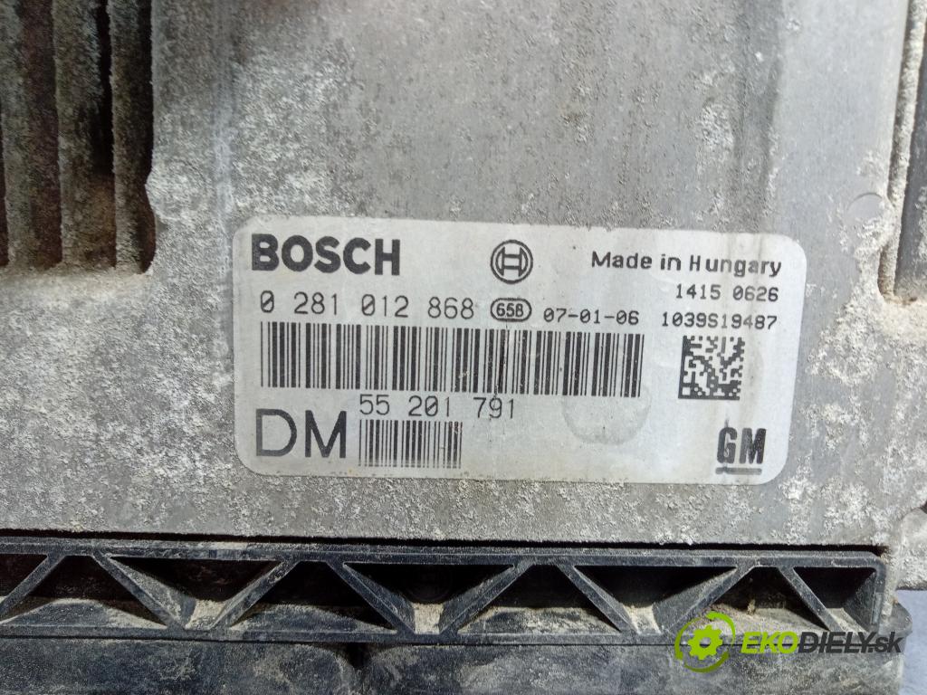 Opel Vectra 2007 řídící jednotka Motor: 55201791