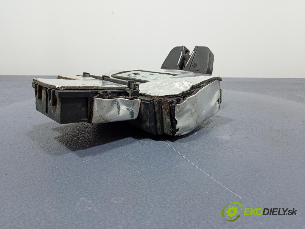 Opel Vectra 2007 zámek Klapky: kufr 24467824