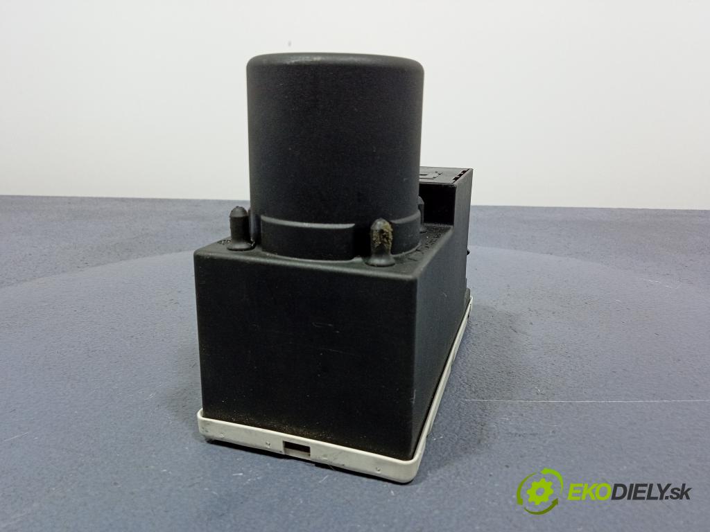 Audi A3 1999 čerpadlo Centrální Zámek 8L0862257K