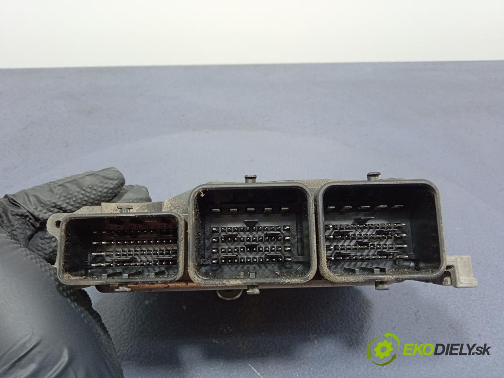 Ford Fiesta 2011 řídící jednotka Motor: AV21-12A650-HJ