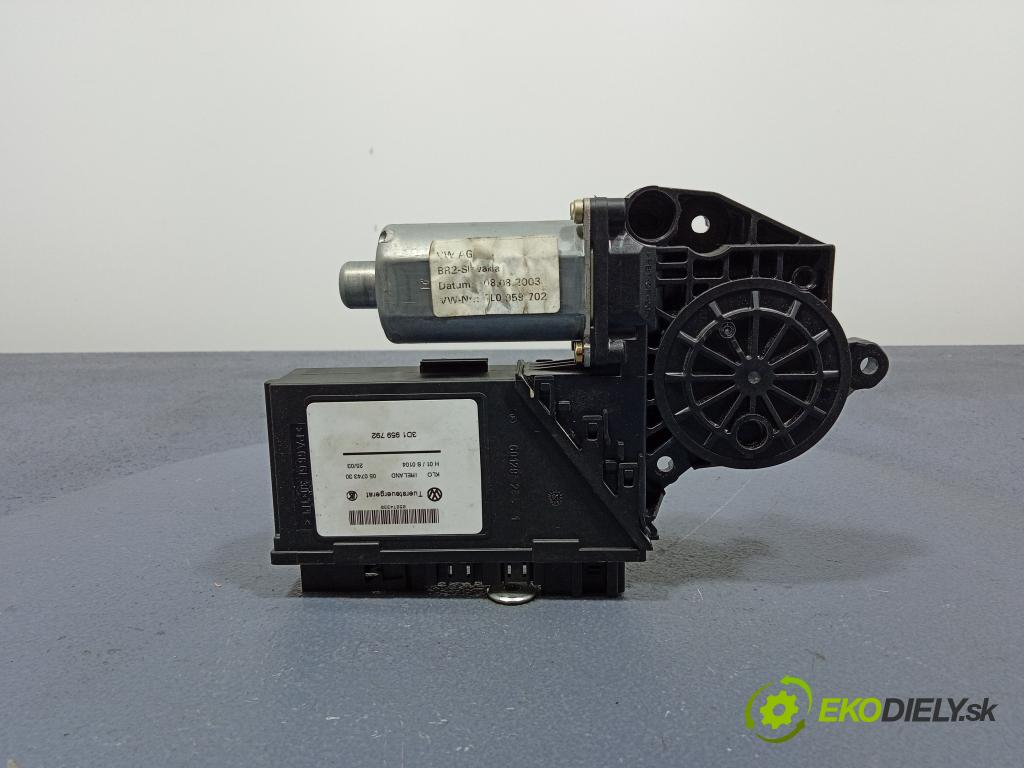 Vw Touareg 2004 mechanismus stahování Sklenka: před v pravo: 7L0959702