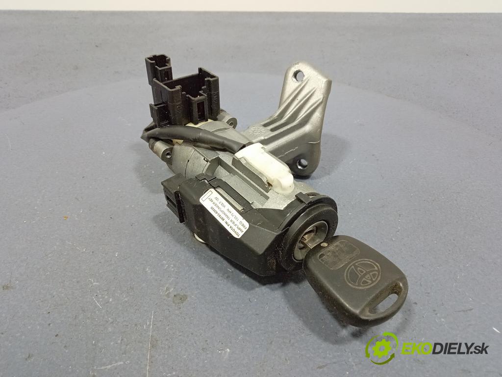 Toyota Corolla 2004 riadiaca jednotka Motor: 89661-02A60