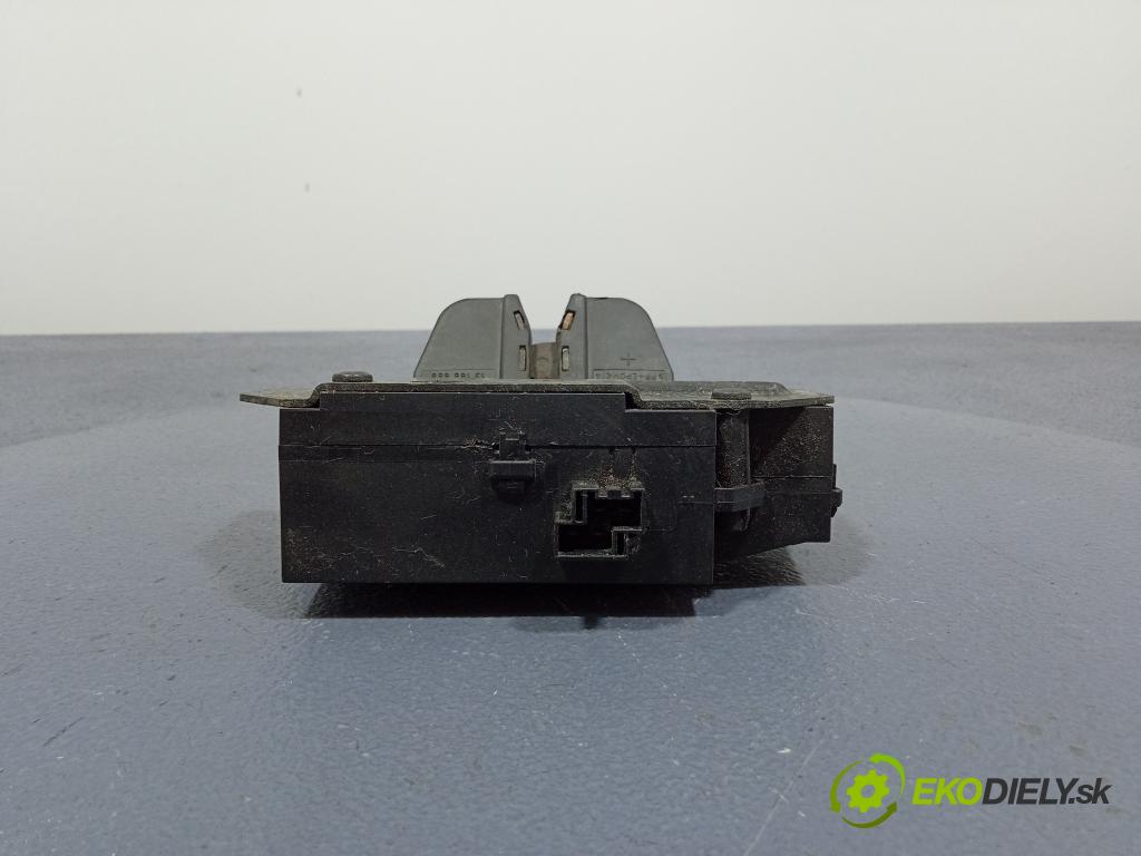 Opel Vectra 2006 zámek Klapky: kufr 13185566