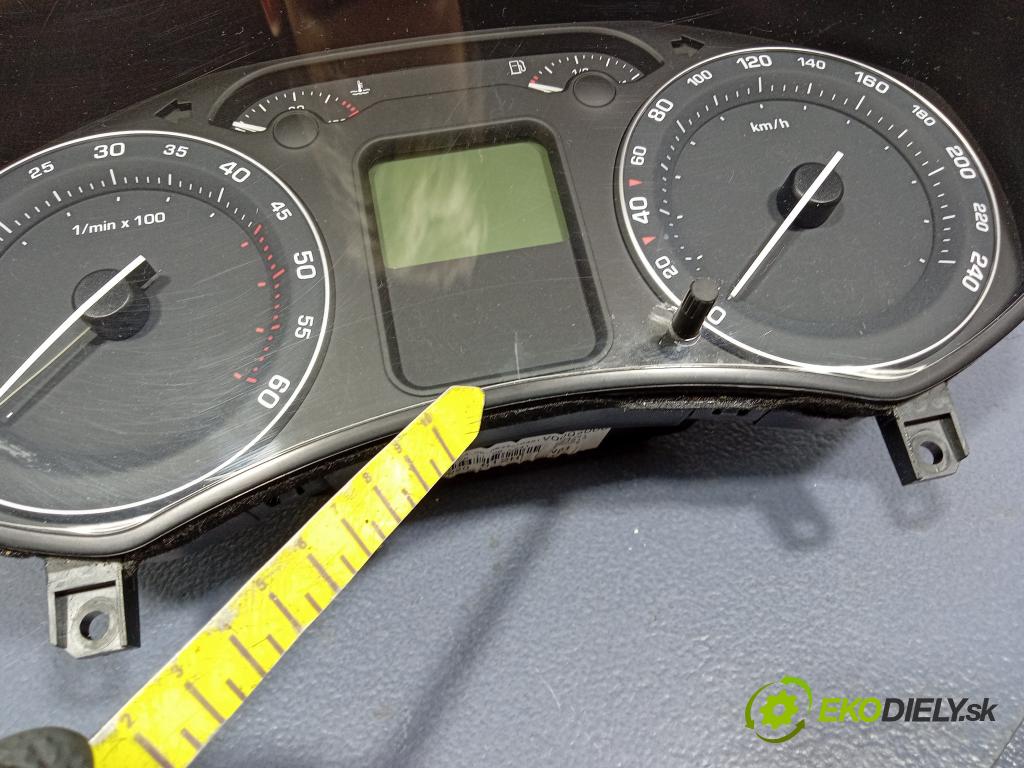 Skoda Octavia 2008 prístrojovka/ budíky 1Z0920812H