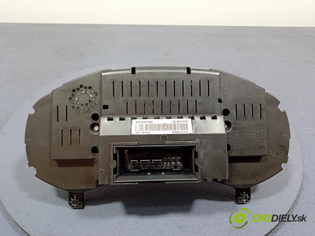 Skoda Octavia 2008 prístrojovka/ budíky 1Z0920812H