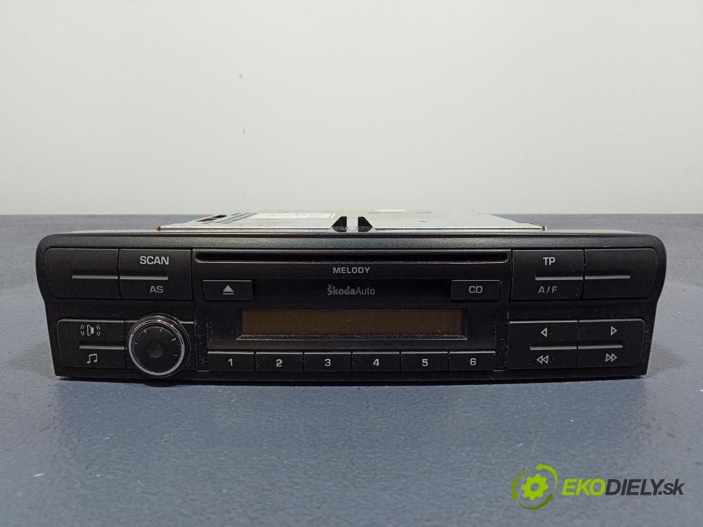 Skoda Octavia 2008 Radio I Navigácia: 1Z0035152C