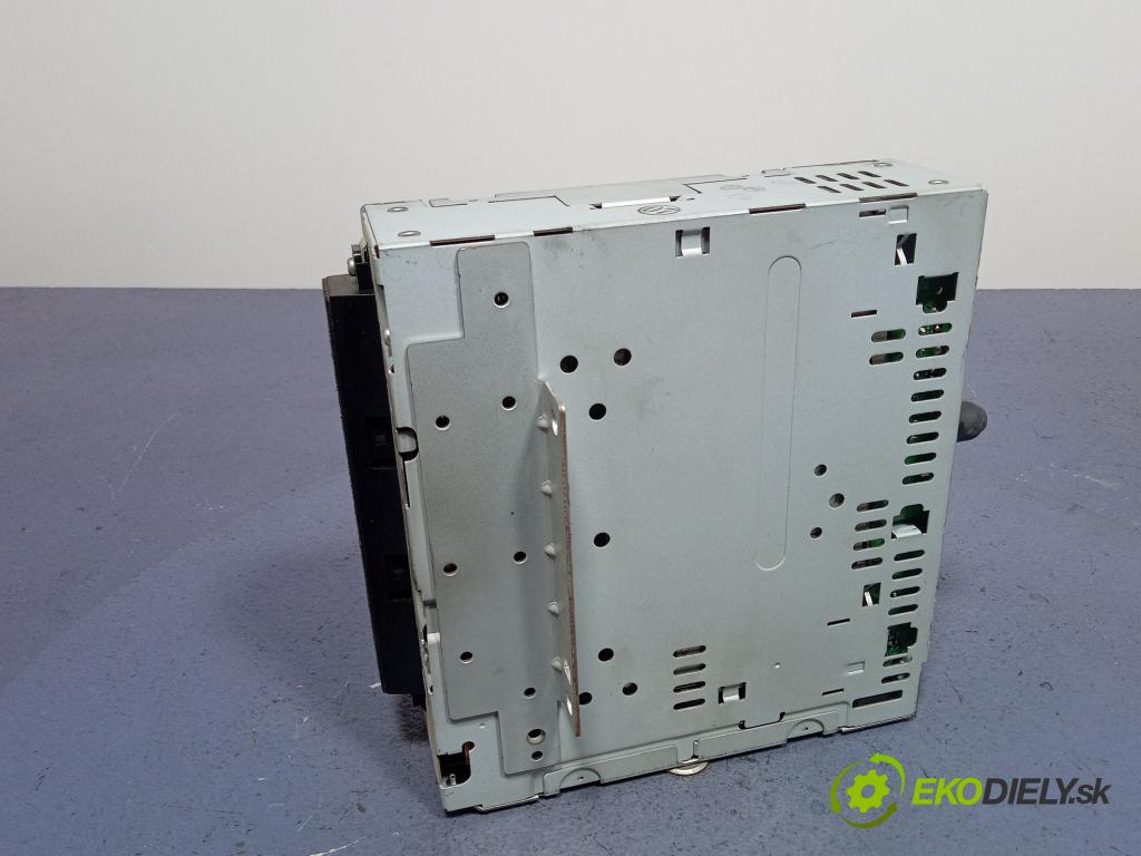 Volvo V50 2004 Radio I Navigácia: 30732601