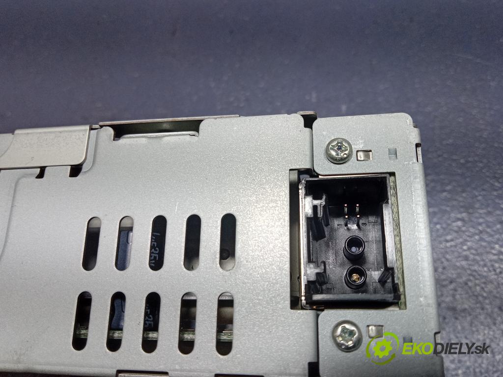 Volvo V50 2004 Radio I Navigácia: 30732601