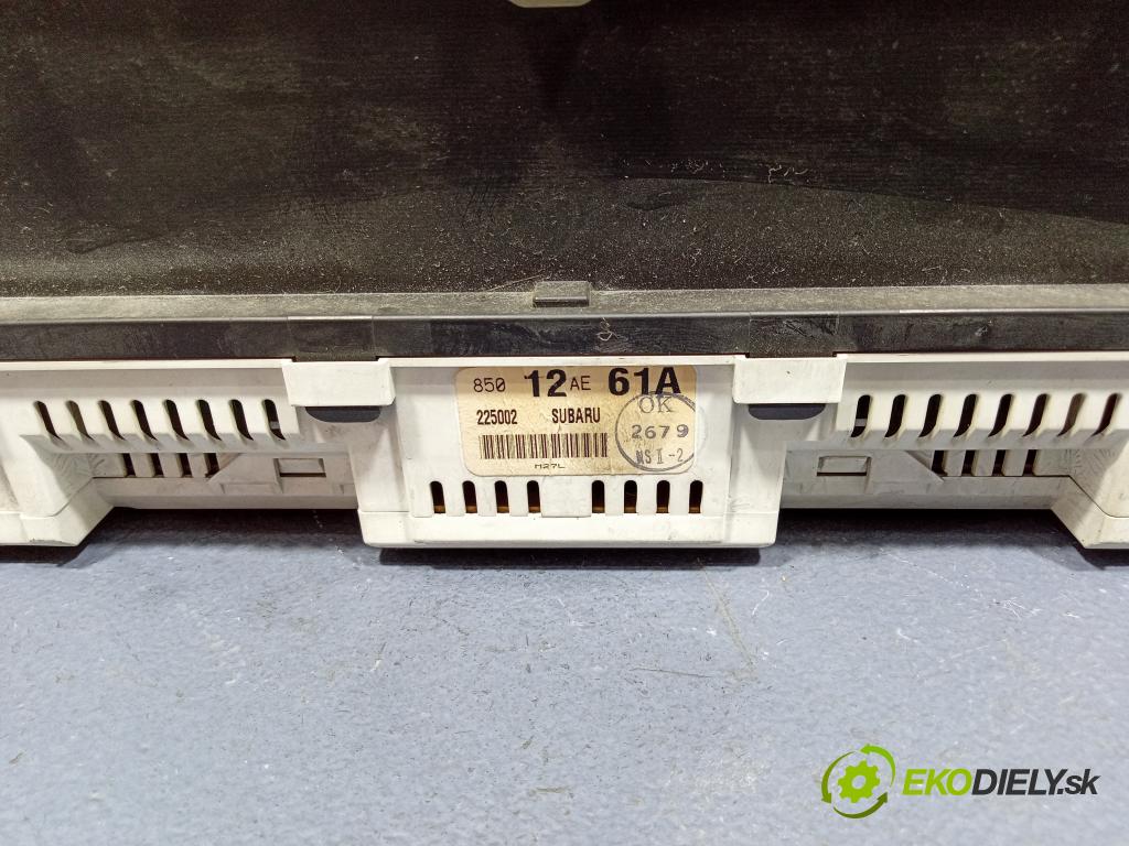 Subaru Legacy 2000 Přístrojová deska 85012AE61A