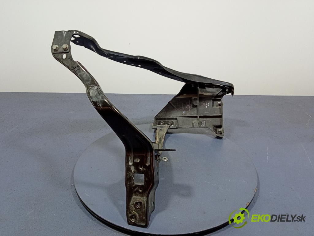 Mercedes E-klasa 0 výztuha Čelní / stěna Přední A2126200600