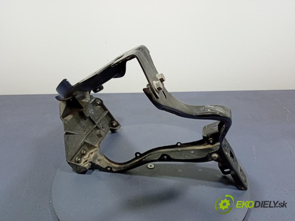 Mercedes E-klasa 0 výztuha Čelní / stěna Přední A2126200600