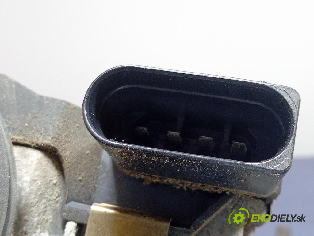 Volvo V50 2004 mechanismus motorek Stěrače: před 30699342
