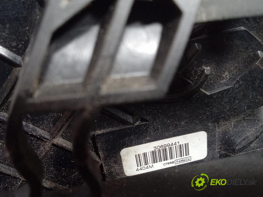Volvo V50 2004 zámek dveře před Levý: 30699441