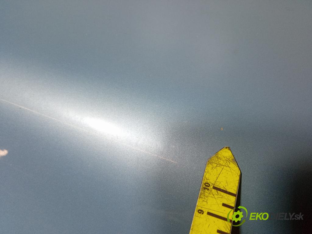 Volvo V50 2004 blatnik před v pravo: 01