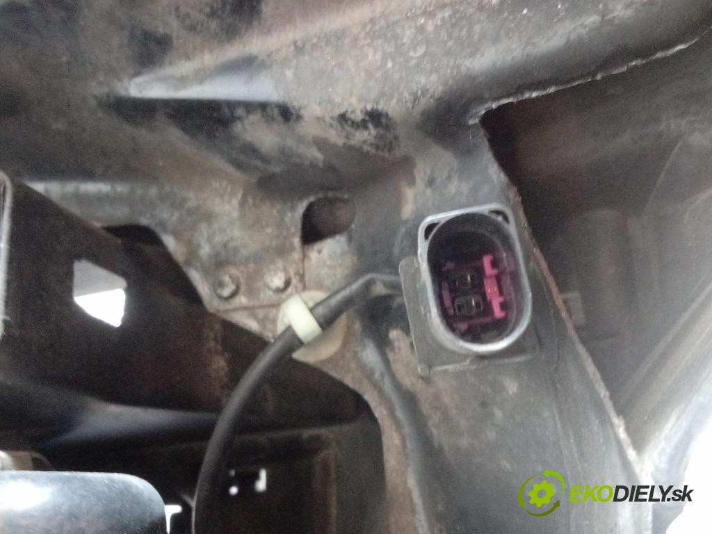 Vw Passat 2007 výztuha Čelní / stěna Přední 01