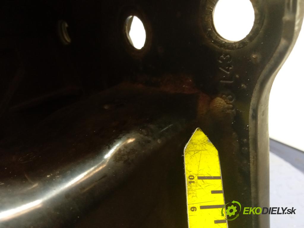 Vw Passat 2007 výztuha Čelní / stěna Přední 01