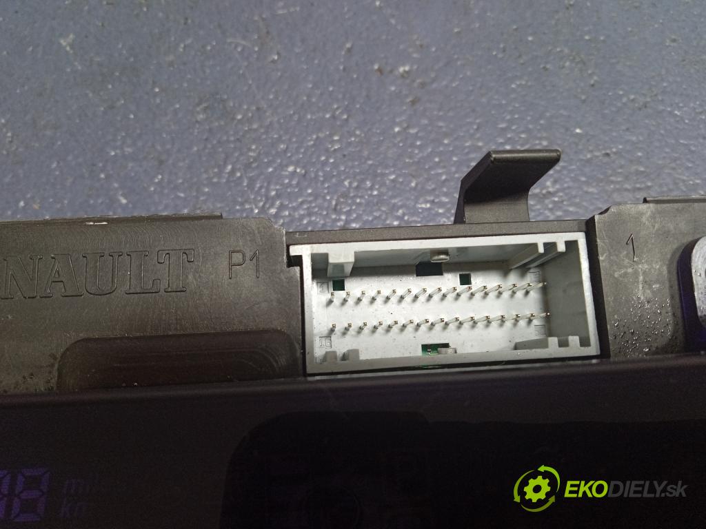 Renault Espace 2002 Přístrojová deska 8200288816
