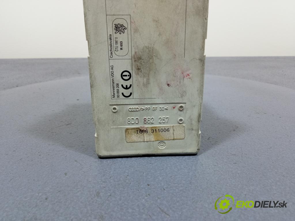Audi A3 2001 čerpadlo Centrální Zámek 8D0862257
