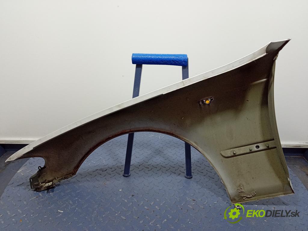 Bmw Seria 3 2004 blatnik před v pravo: 01