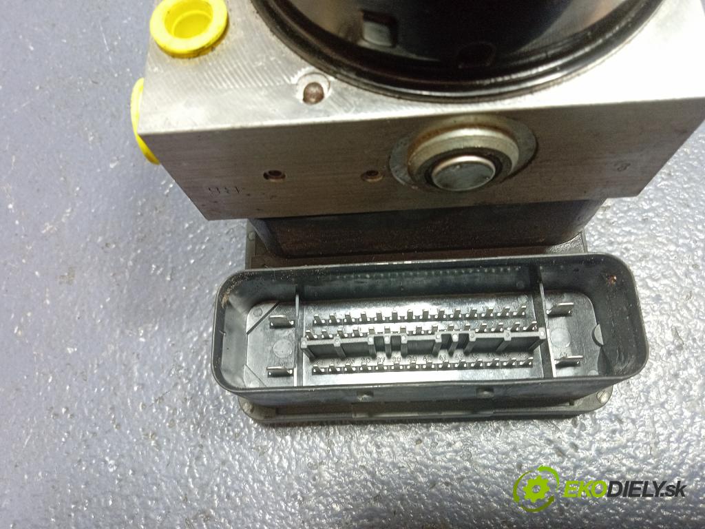 Citroen C5 2006 čerpadlo ABS x 9657061080