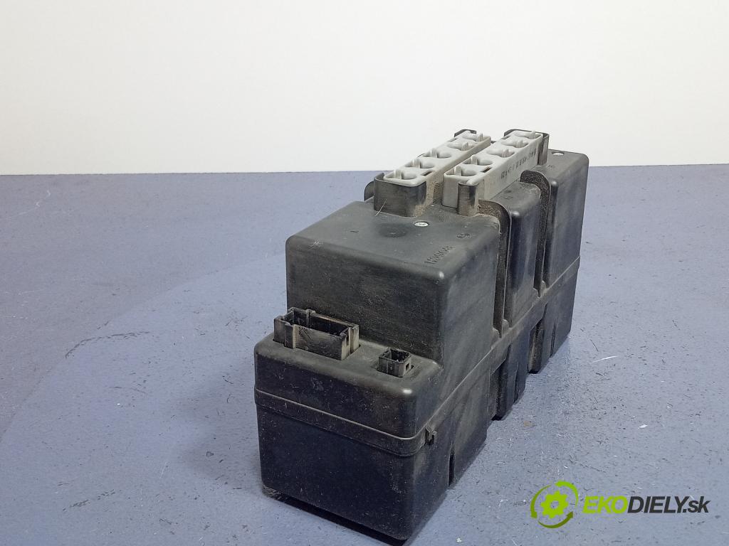 Mercedes 308 2000 čerpadlo Centrální Zámek 2208000548