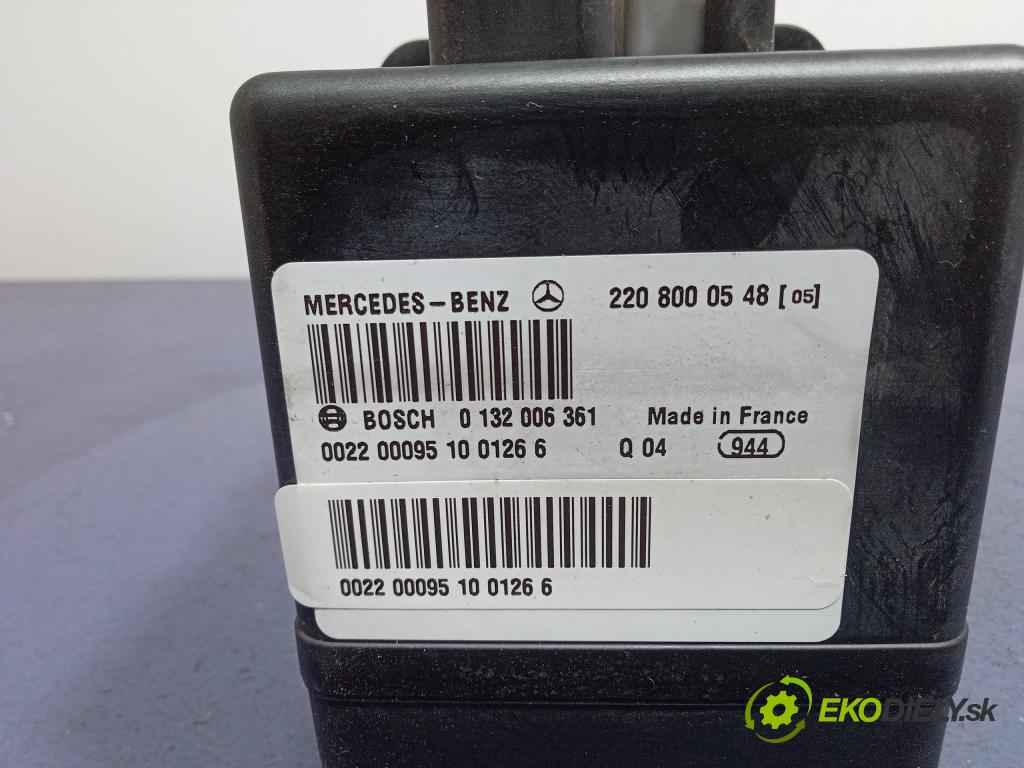 Mercedes 308 2000 čerpadlo Centrální Zámek 2208000548