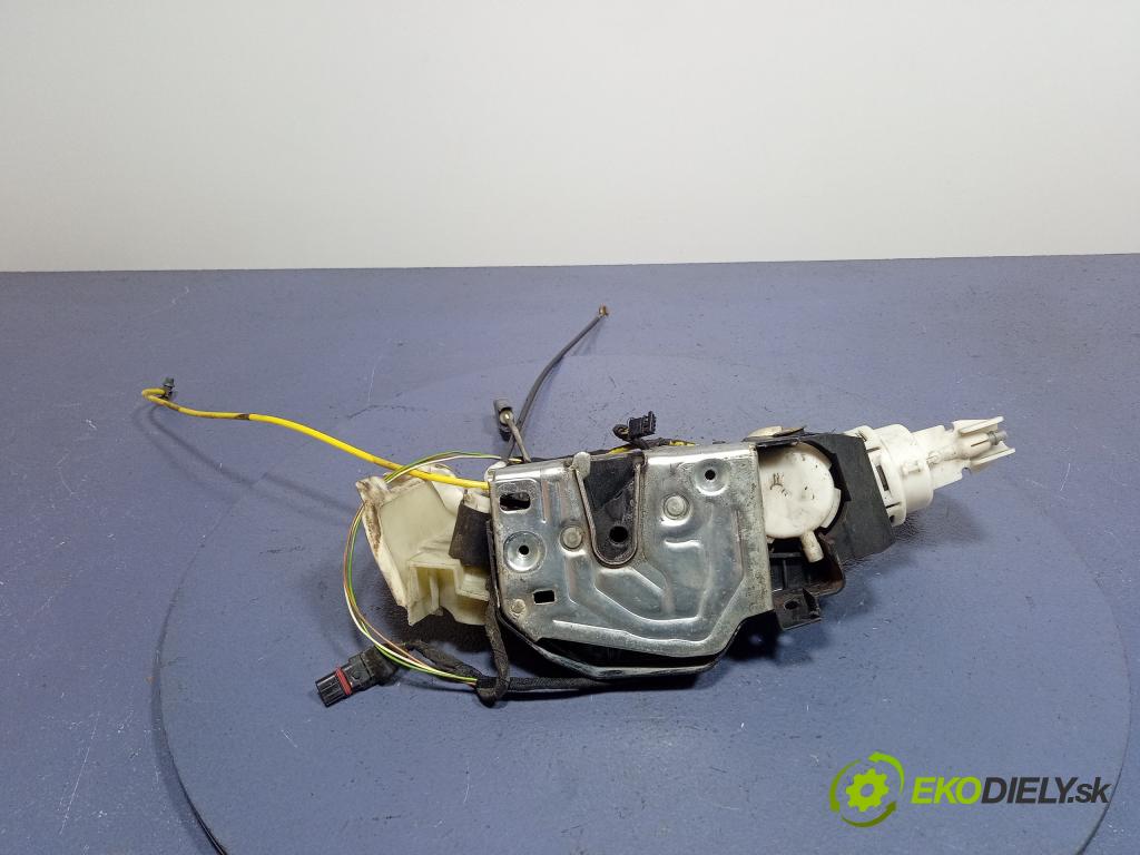 Mercedes 308 2000 zámek dveře před Levý: 2207200135