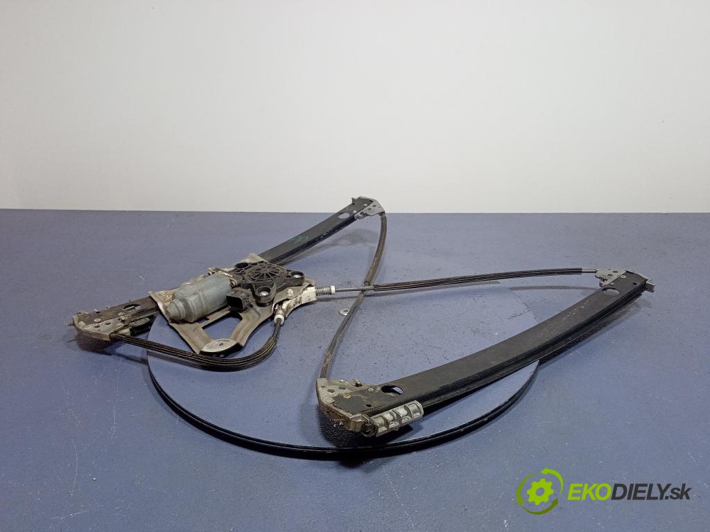 Mercedes 308 2000 mechanismus stahování Sklenka: před v pravo: A2207200446
