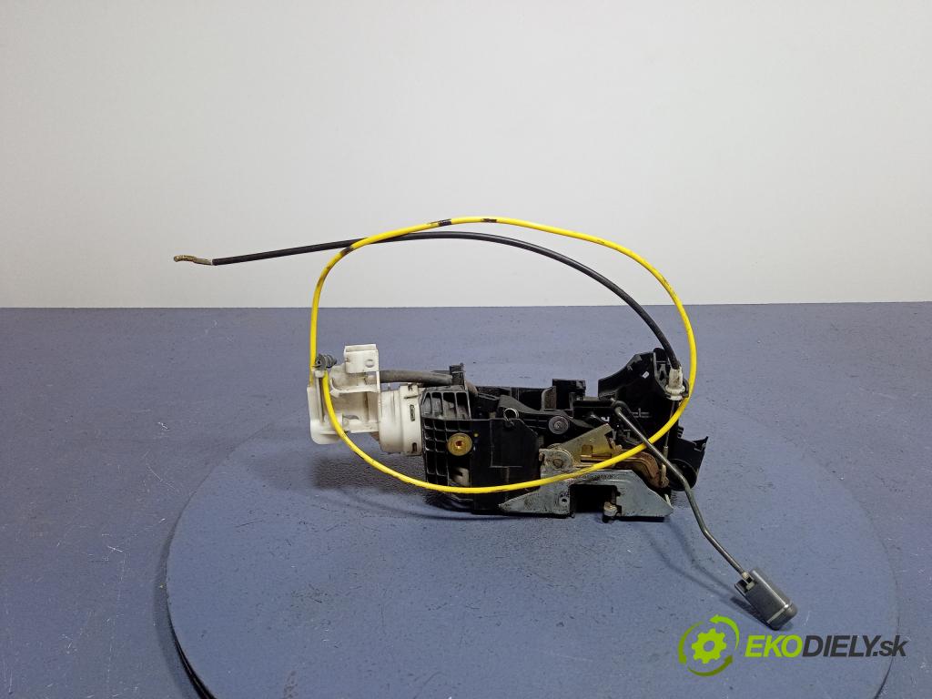 Mercedes 308 2000 zámek dveře před v pravo: 2207200435