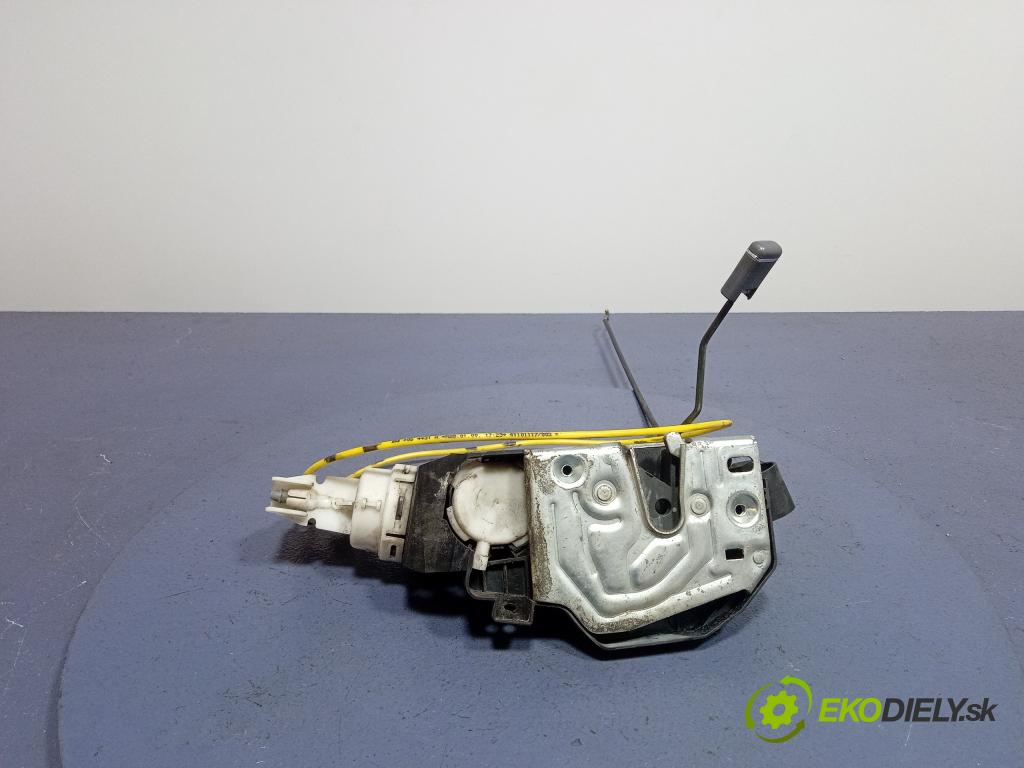 Mercedes 308 2000 zámek dveře před v pravo: 2207200435