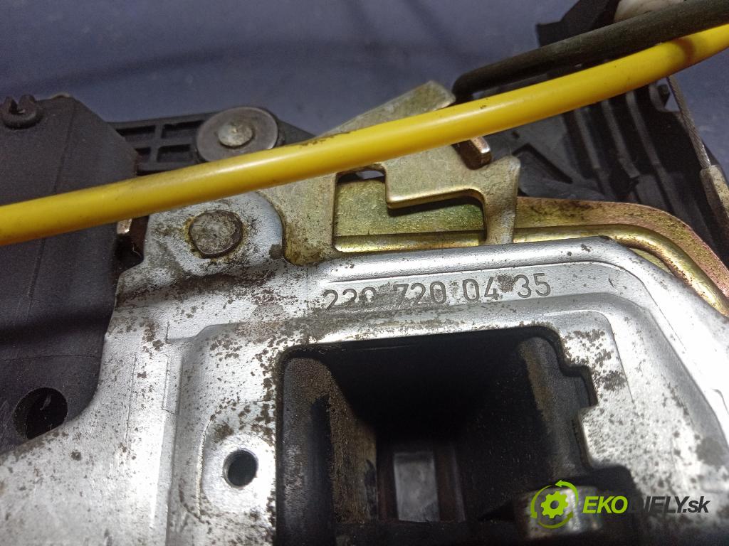 Mercedes 308 2000 zámek dveře před v pravo: 2207200435