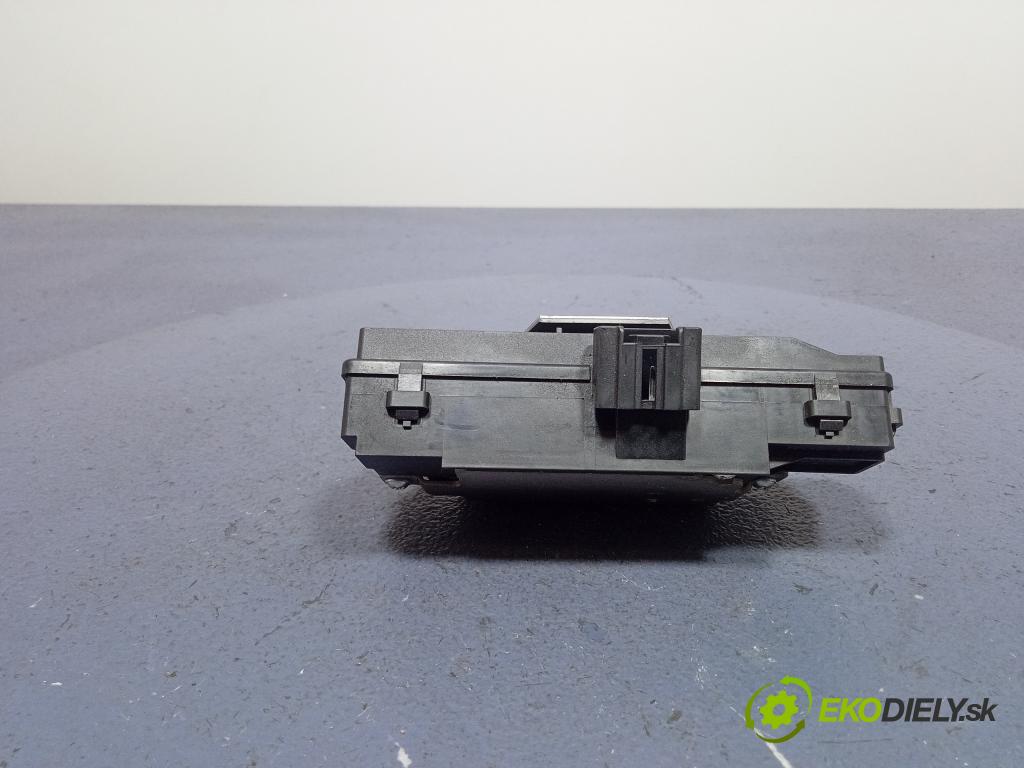 Volvo S40 2006 zámok Klapky: kufra: 01041111905