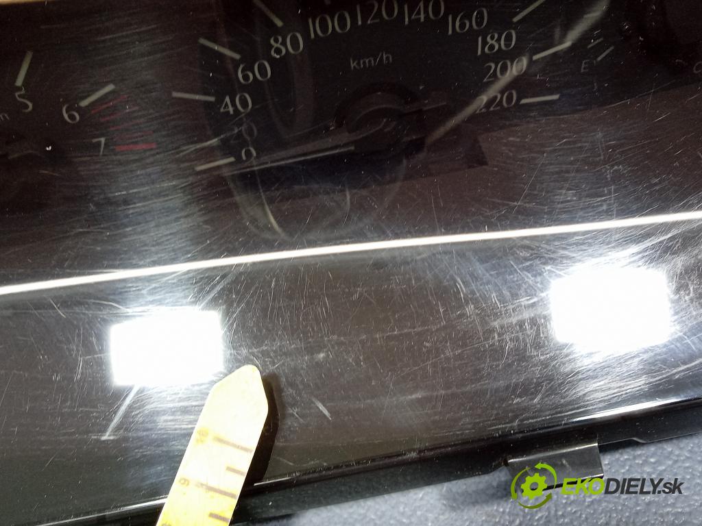 Toyota Previa 2000 Přístrojová deska 83800-28840