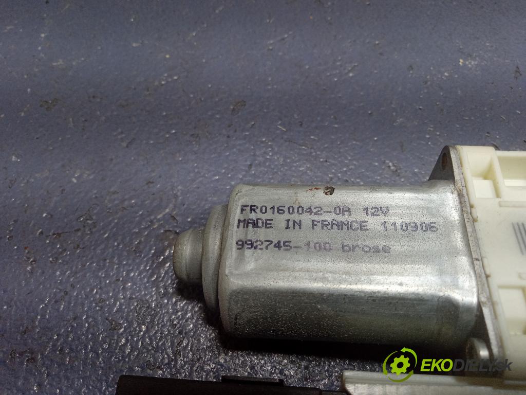 Volvo S40 2006 mechanismus motorek Stěrače: před 30773901AA