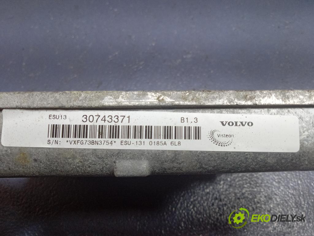 Volvo S40 2006 řídící jednotka Motor: 30743371