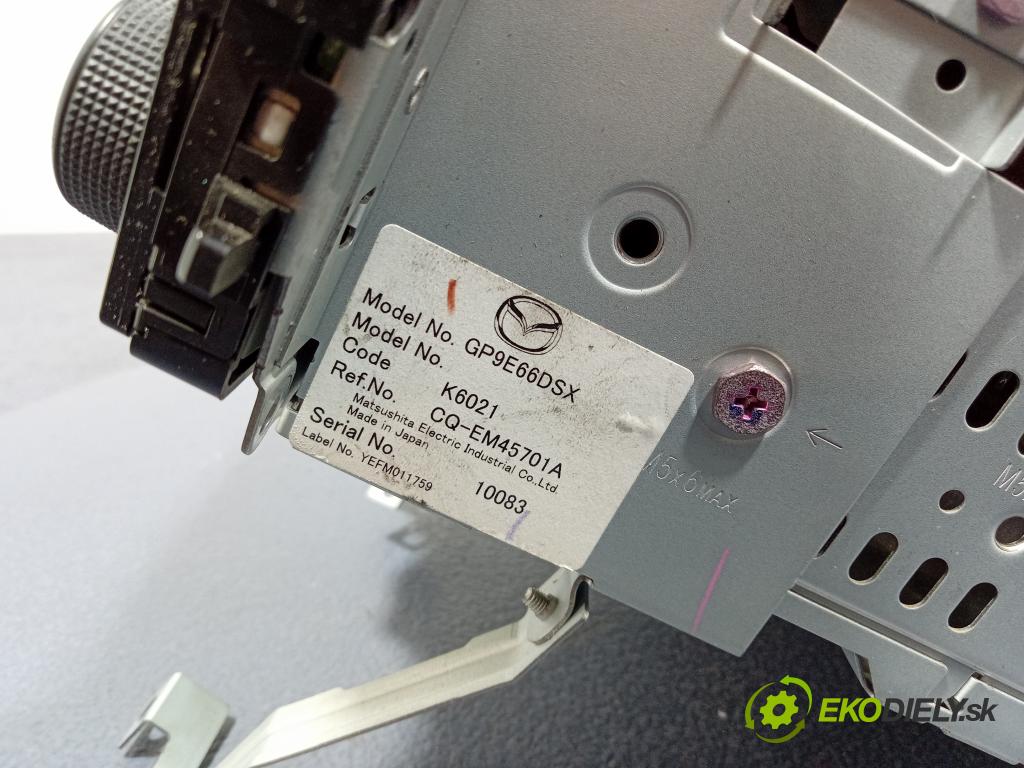 Mazda 6 2005 Radio I Navigácia: CQ-EM45701A