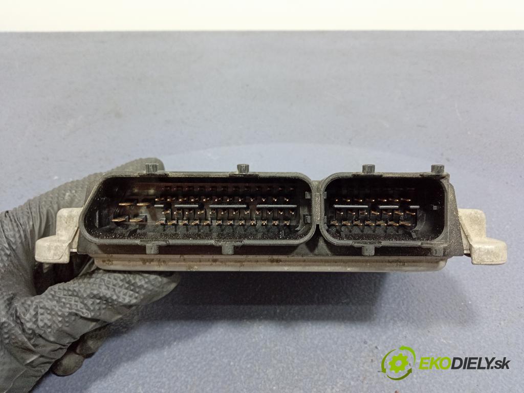 Fiat Panda 2005 řídící jednotka Motor: 55196260