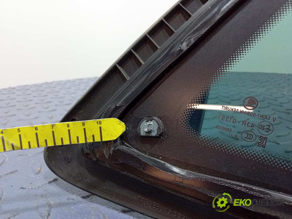 Skoda Scala 2020 sklo Karosérie: Zad: 657845297