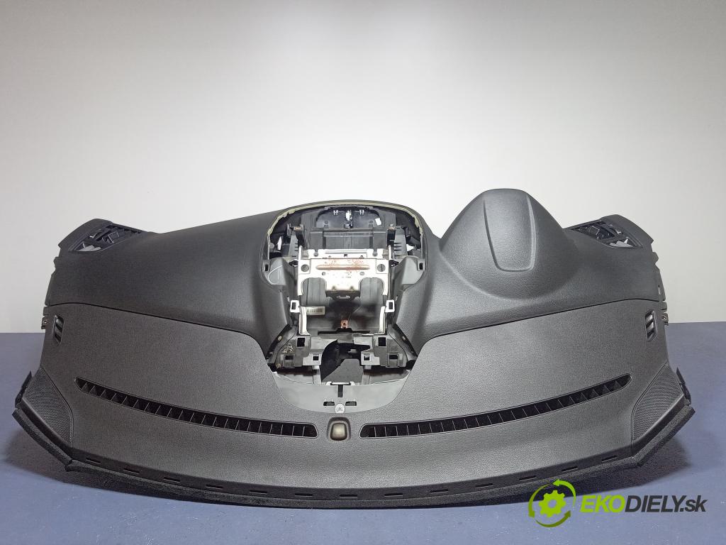 Ford C-max 2014 kokpit,přistrojova deska 01