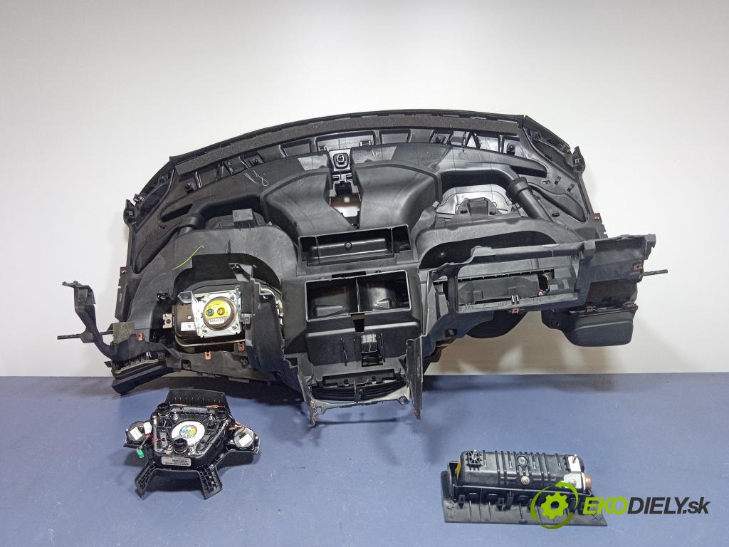 Ford C-max 2014 kokpit,přistrojova deska 01