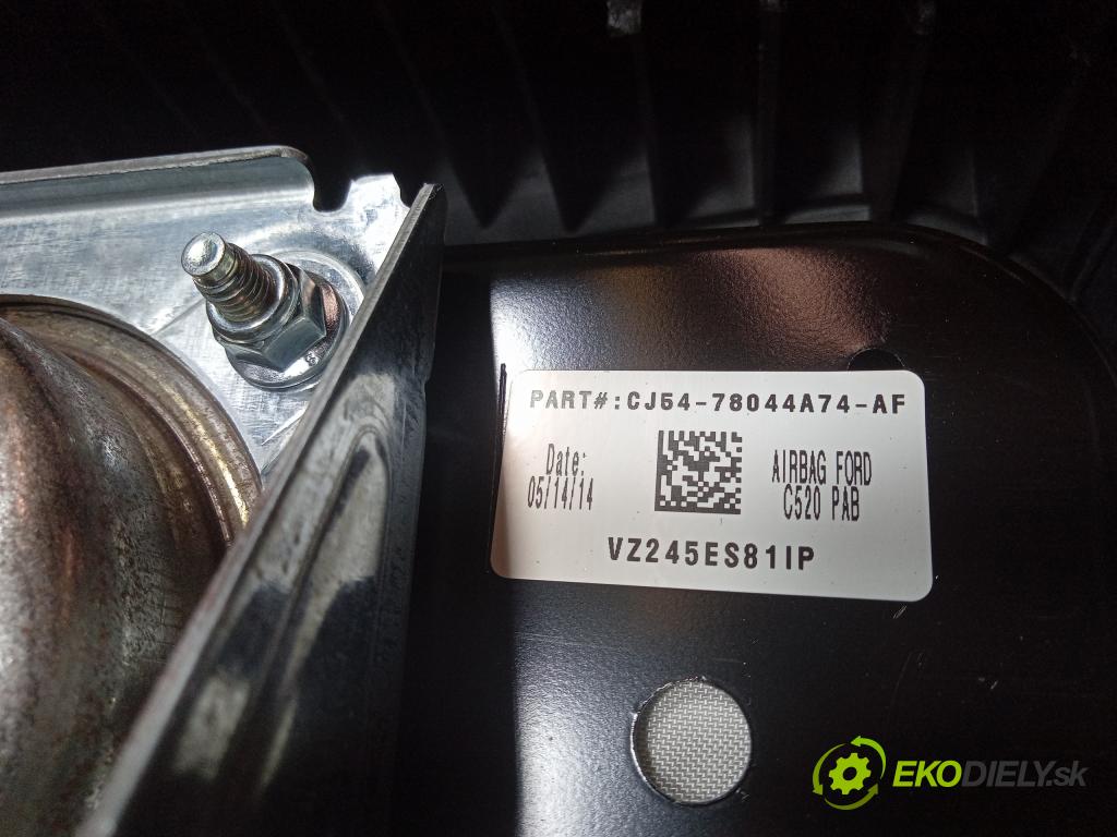 Ford C-max 2014 kokpit,přistrojova deska 01