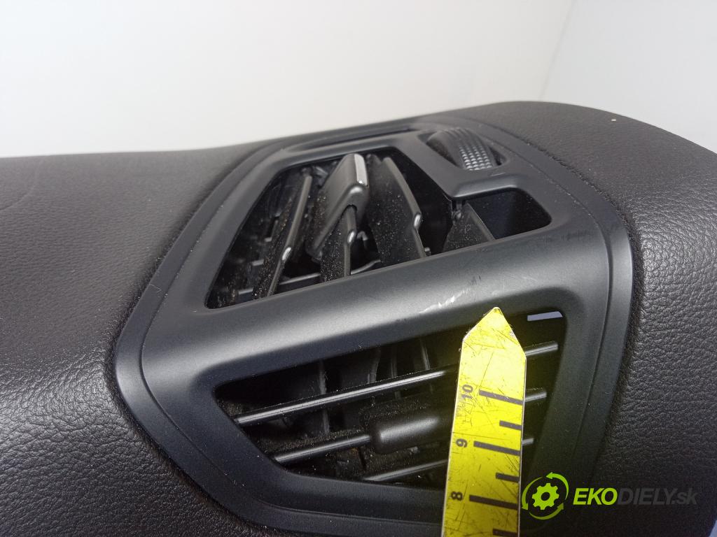 Ford C-max 2014 kokpit,přistrojova deska 01
