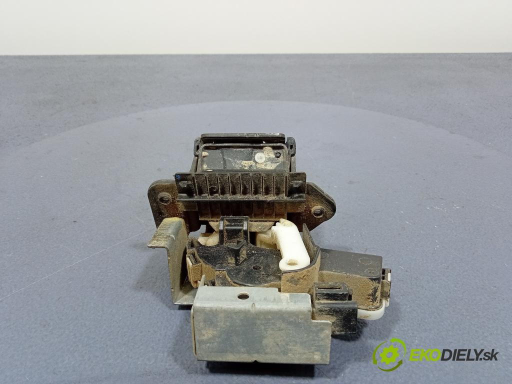 Mazda 2 2008 zámek Klapky: kufr 01