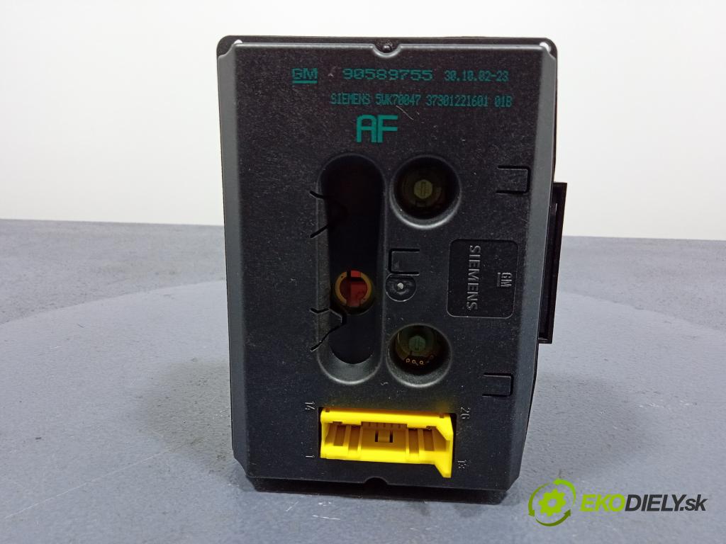 Opel Zafira 2002 displej Radio / GPS 90589755