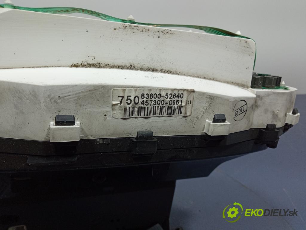 Toyota Yaris 1.4 d4-d 2002 Přístrojová deska 83800-52640