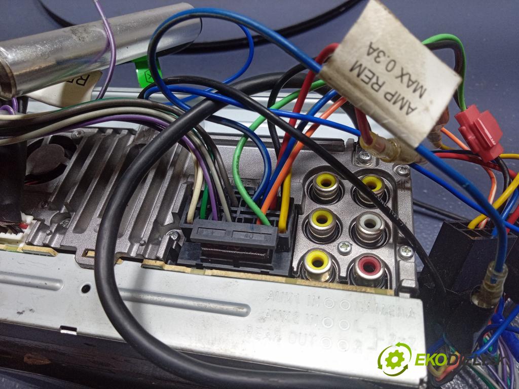 Audi A4 2000 Radio I Navigácia: XAV-602BT
