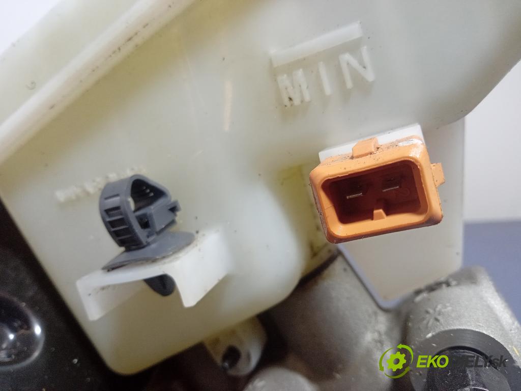 Hyundai I30 2023 servo Brzdní: 58500-J7270
